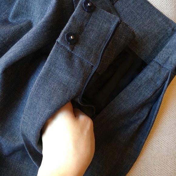 BCBG | MaxAzria Gray Skirt | 4 - Picture 7 of 8